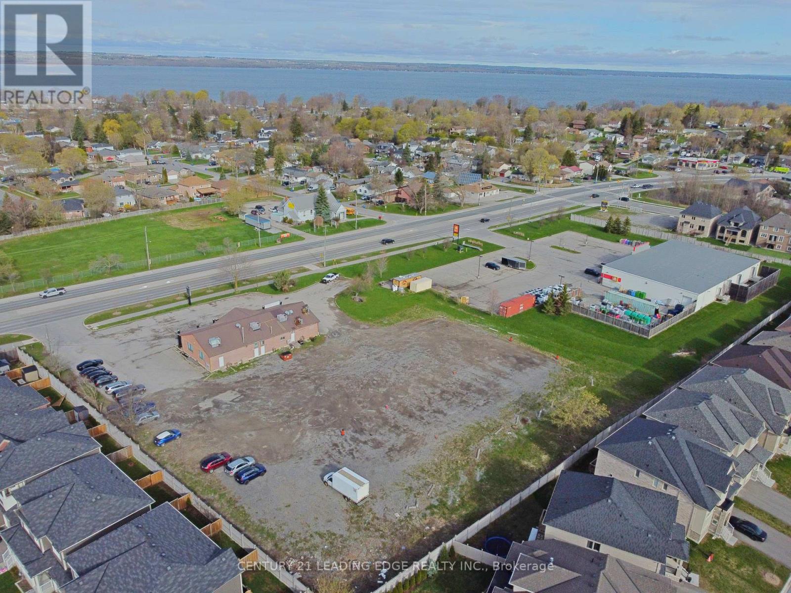 591 The Queensway South, Georgina, Ontario  L4P 2G3 - Photo 28 - N12852036