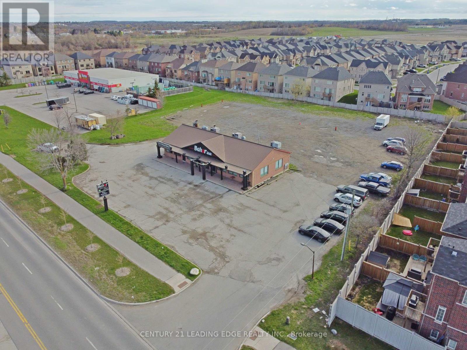 591 The Queensway South, Georgina, Ontario  L4P 2G3 - Photo 23 - N12852036