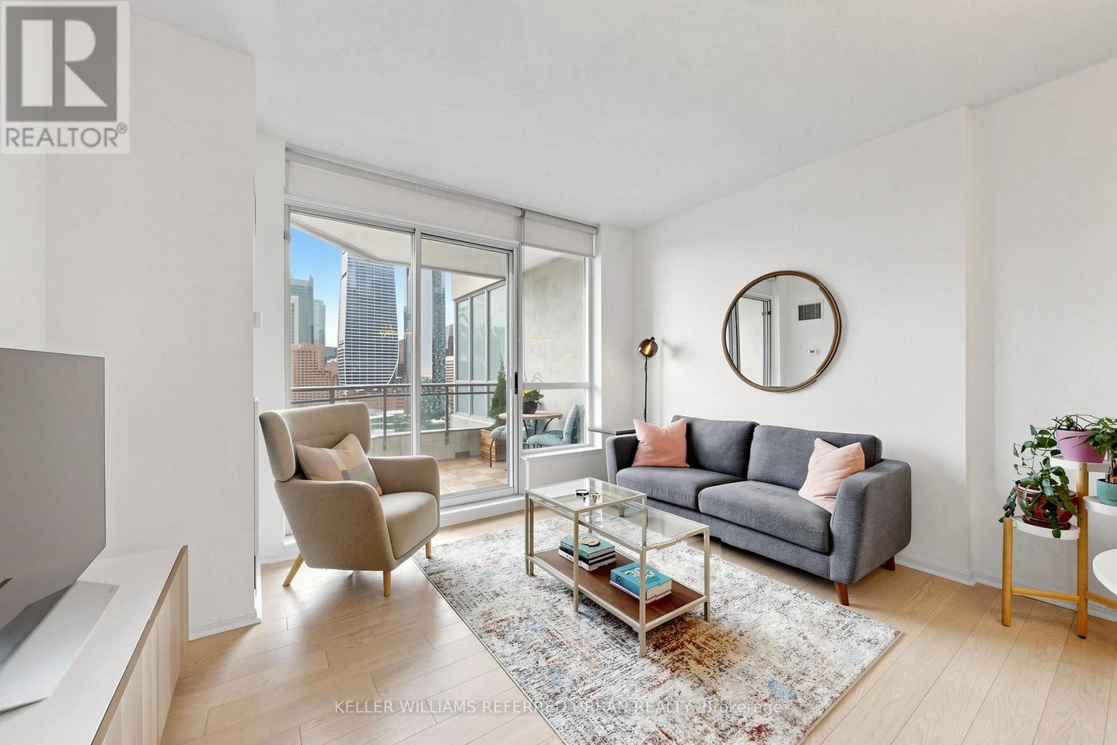 2325 - 230 Queens Quay W, Toronto, Ontario  M5J 2Y7 - Photo 9 - C13057006