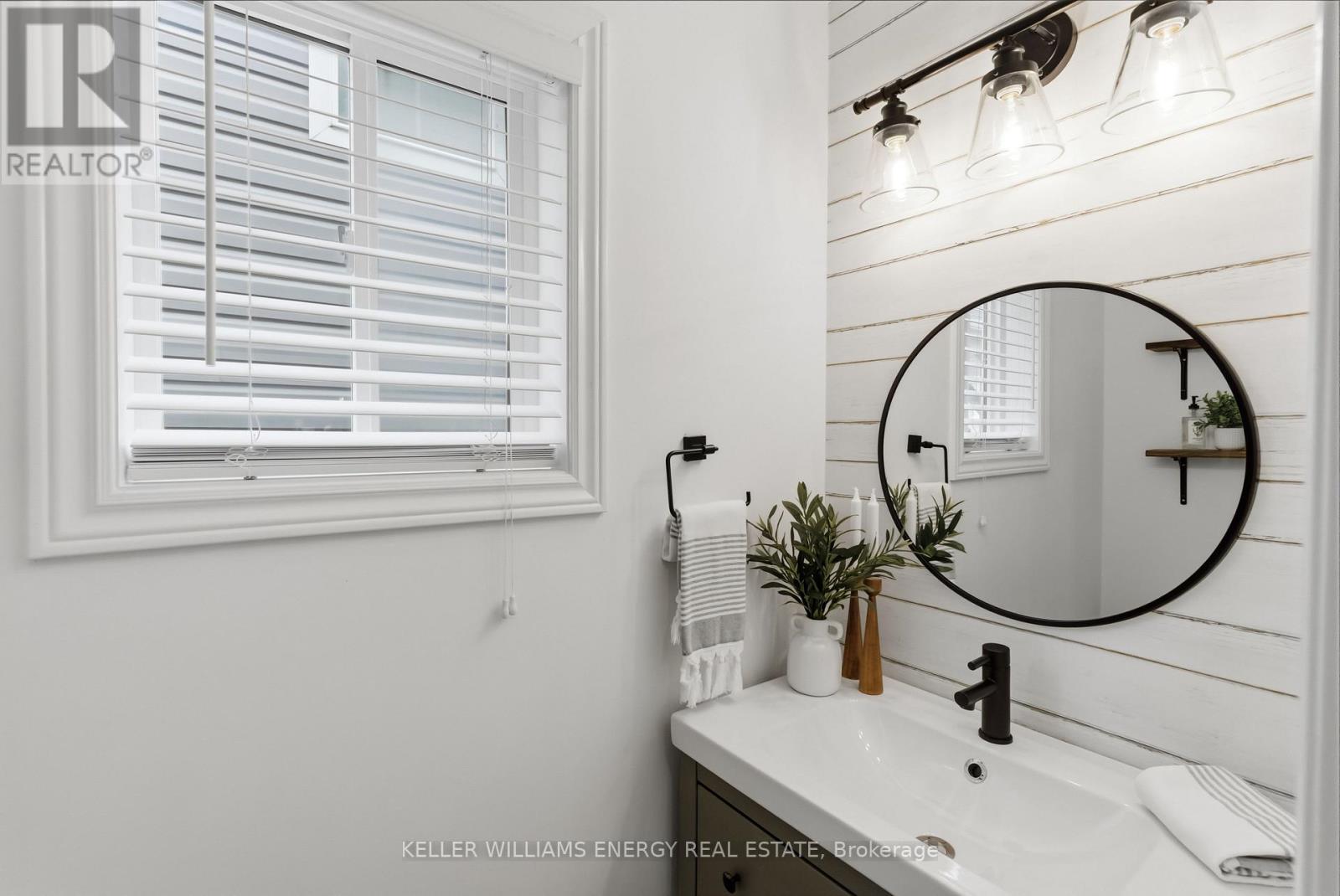 130 Buttonshaw Street, Clarington, Ontario  L1C 0J7 - Photo 4 - E13063002