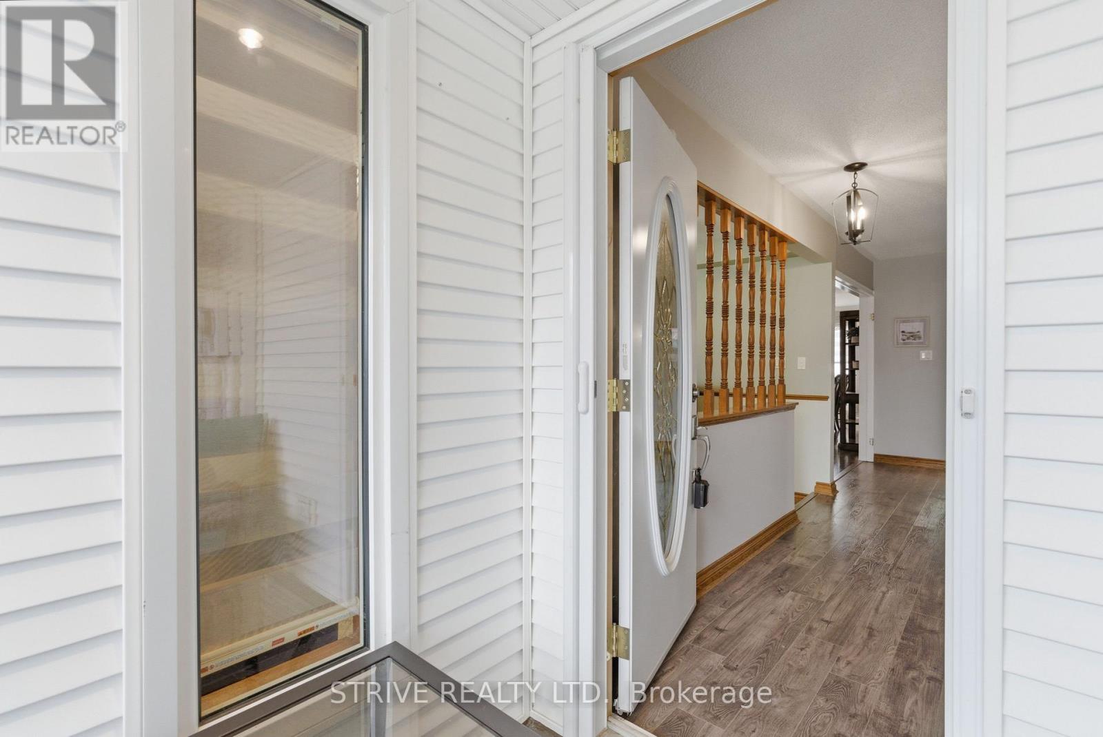 505 Salisbury Street, Oshawa, Ontario  L1J 6L9 - Photo 4 - E13063280