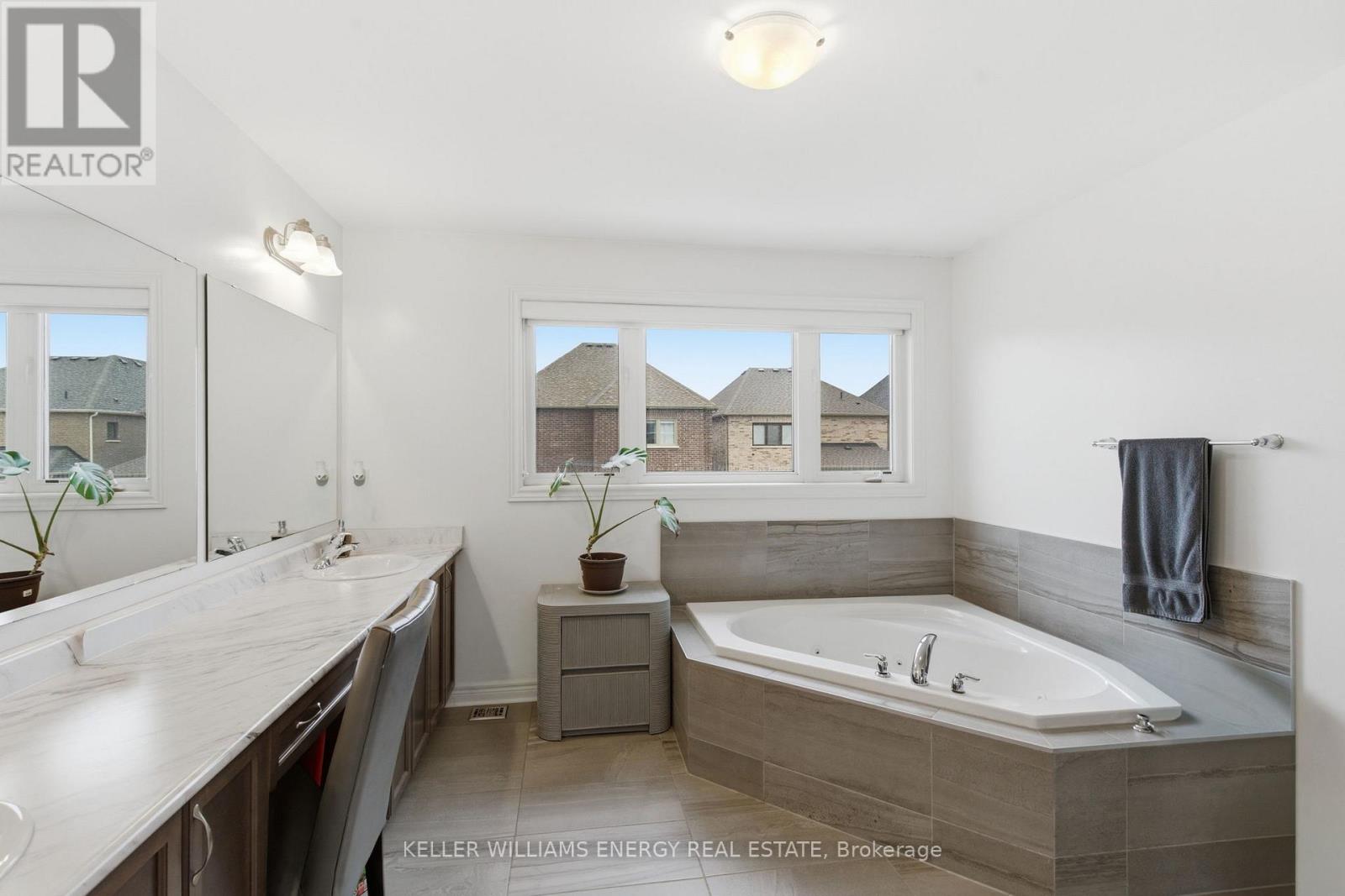 119 Stewart Crescent, Bradford West Gwillimbury (Bradford), Ontario  L3Z 0T3 - Photo 31 - N13063278
