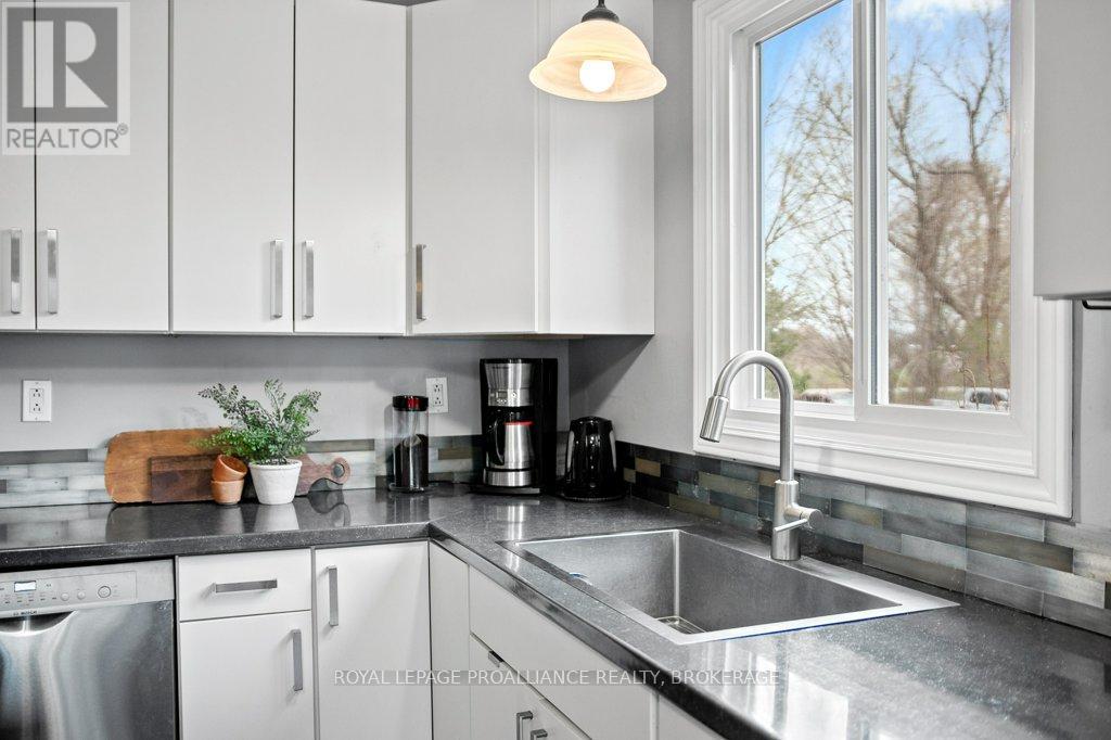 527 Bush Road, Rideau Lakes, Ontario  K0G 1E0 - Photo 11 - X13063288