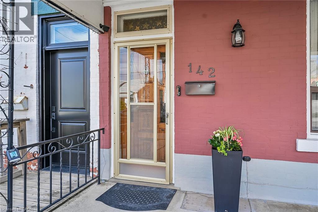 142 RAY Street N, Hamilton, Ontario