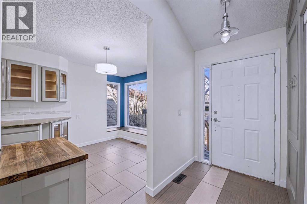 188 Bernard Drive Nw, Calgary, Alberta  T3K 2B7 - Photo 3 - A2287043