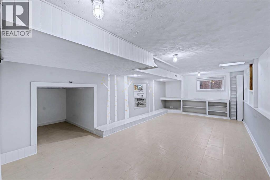 188 Bernard Drive Nw, Calgary, Alberta  T3K 2B7 - Photo 29 - A2287043