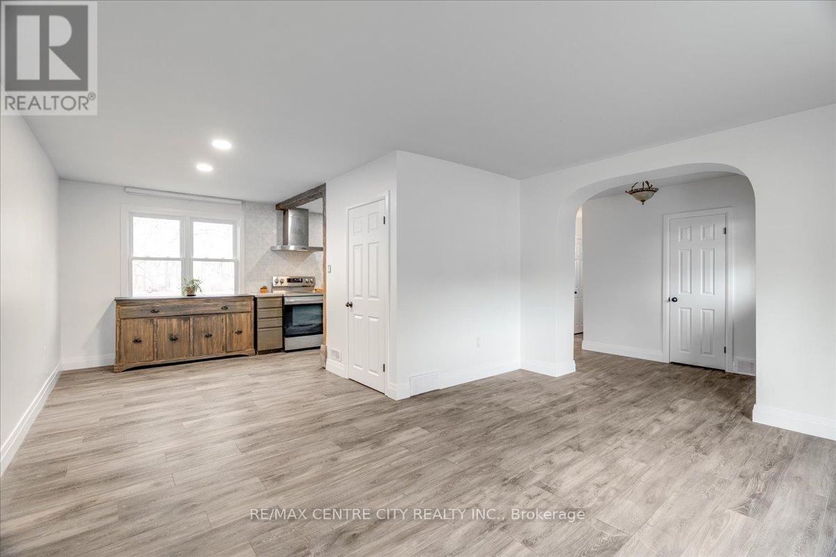 549 Victoria Street, Strathroy-Caradoc, Ontario  N7G 3C2 - Photo 7 - X13063080