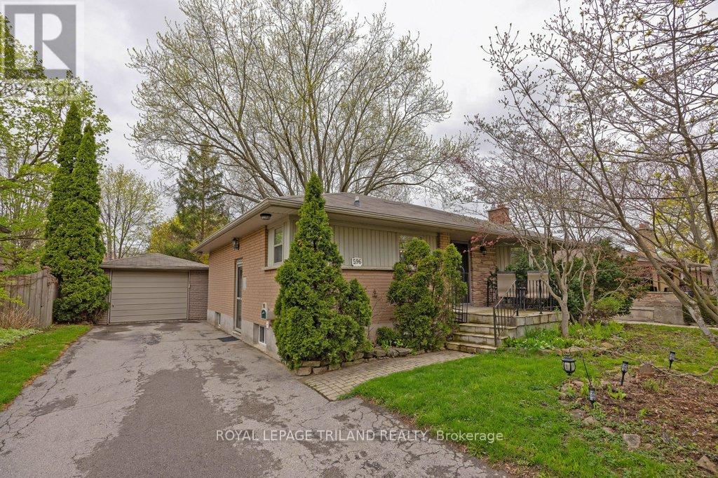 $585,000596 Ridgewood Crescent, London South, Ontario