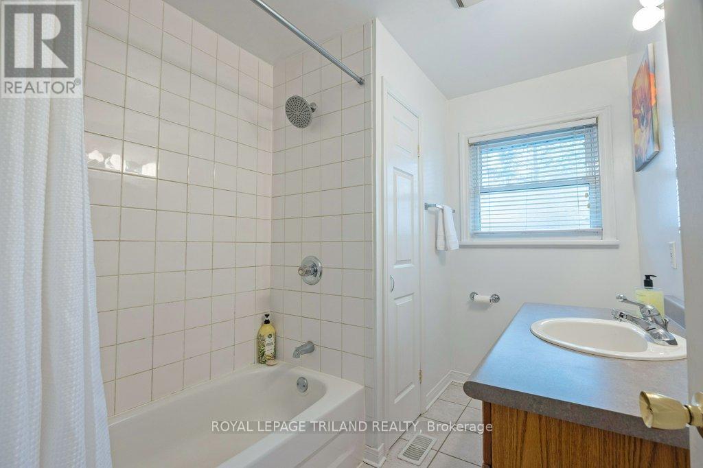 596 Ridgewood Crescent, London South, Ontario  N6J 3J2 - Photo 17 - X13063348