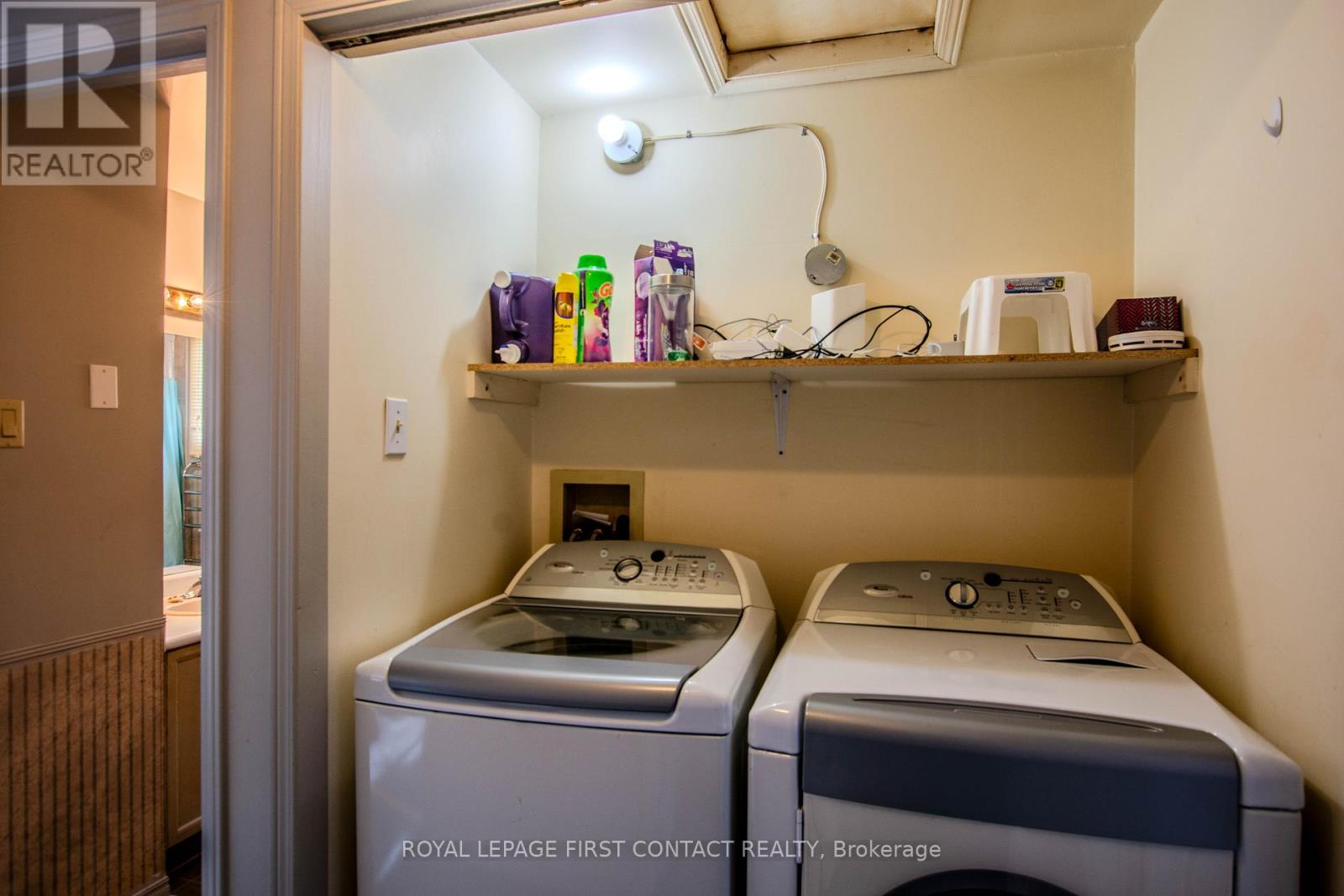 27 Royal Oak Drive, Innisfil, Ontario  L0L 1L0 - Photo 13 - N12775204