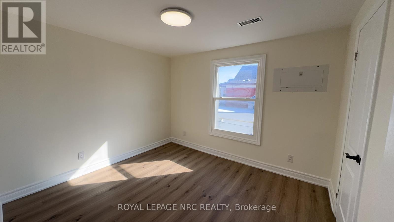 4677 Crysler Avenue, Niagara Falls, Ontario  L2E 3V7 - Photo 15 - X13063030