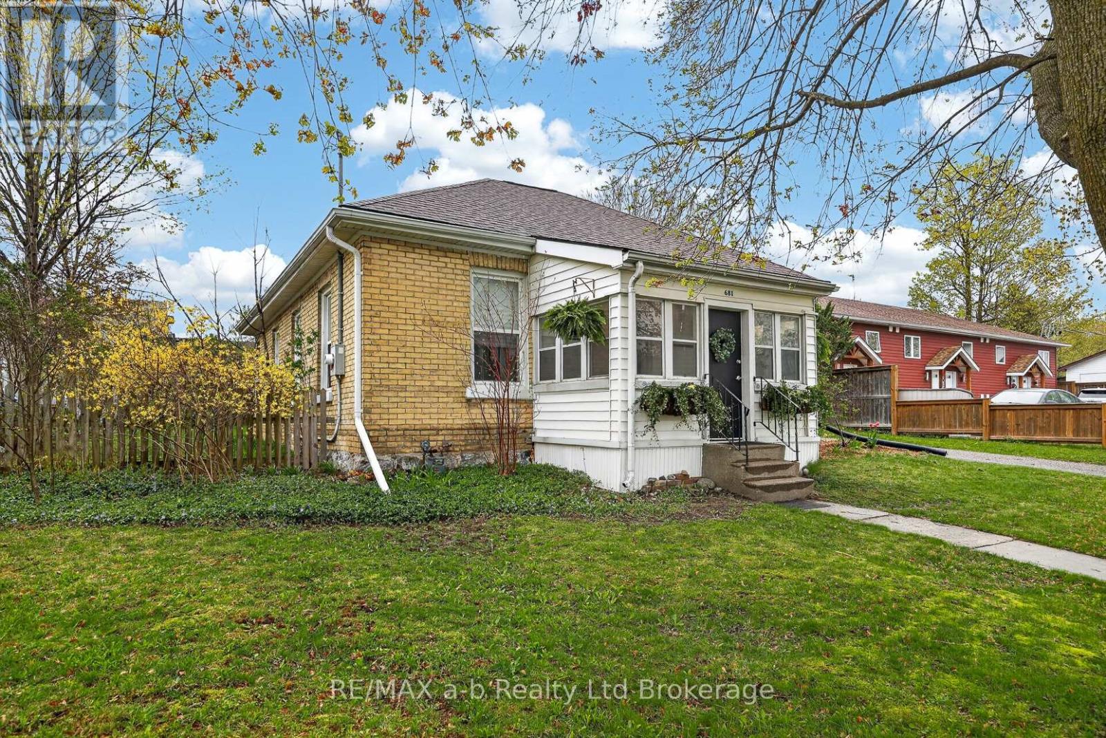 681 George Street, Woodstock, Ontario  N4S 4K2 - Photo 5 - X13063214