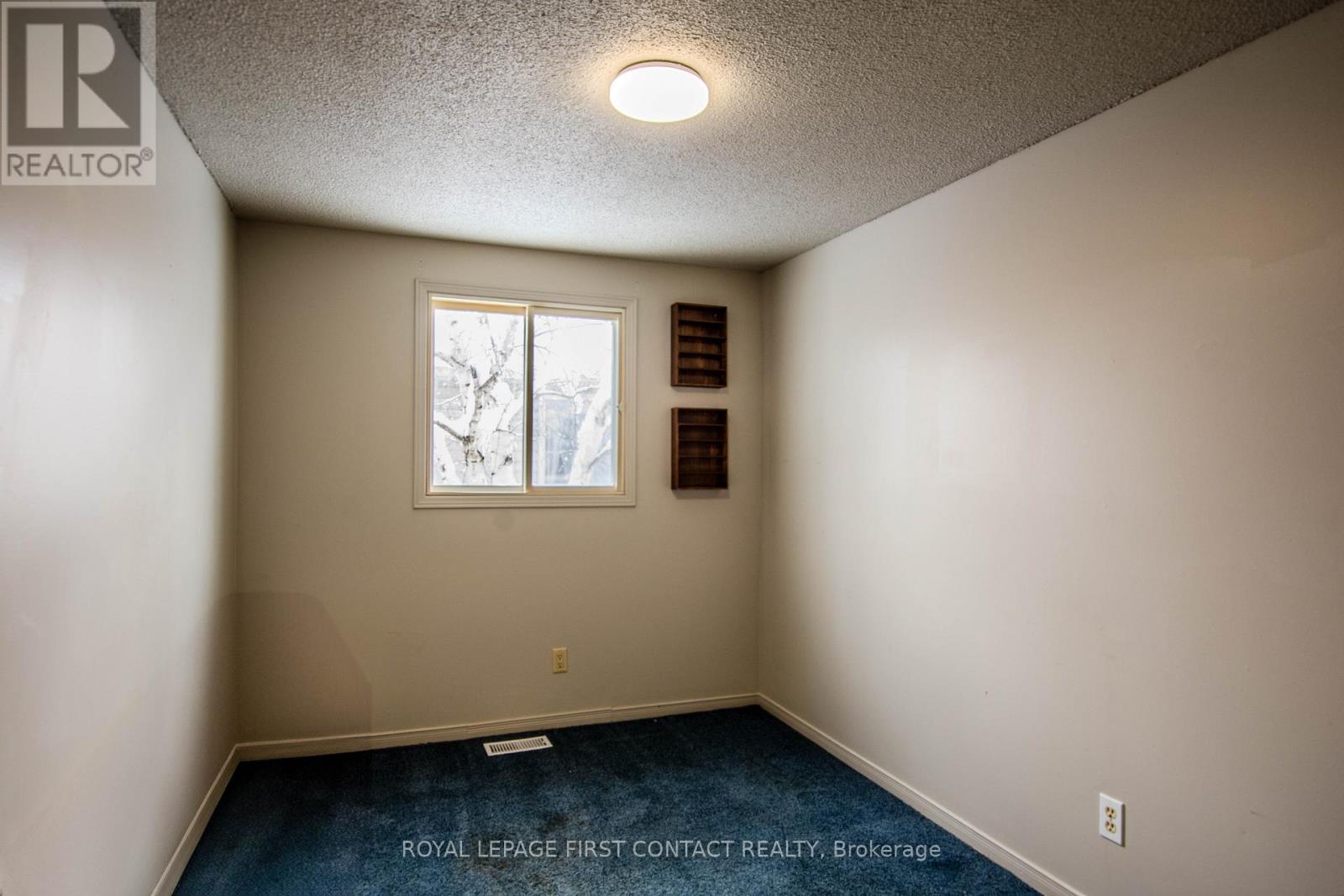 27 Royal Oak Drive, Innisfil, Ontario  L0L 1L0 - Photo 9 - N12775204