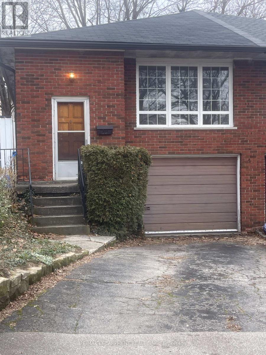 24 Yeoville Court, Hamilton, Ontario  L9C 5W5 - Photo 1 - X12880492