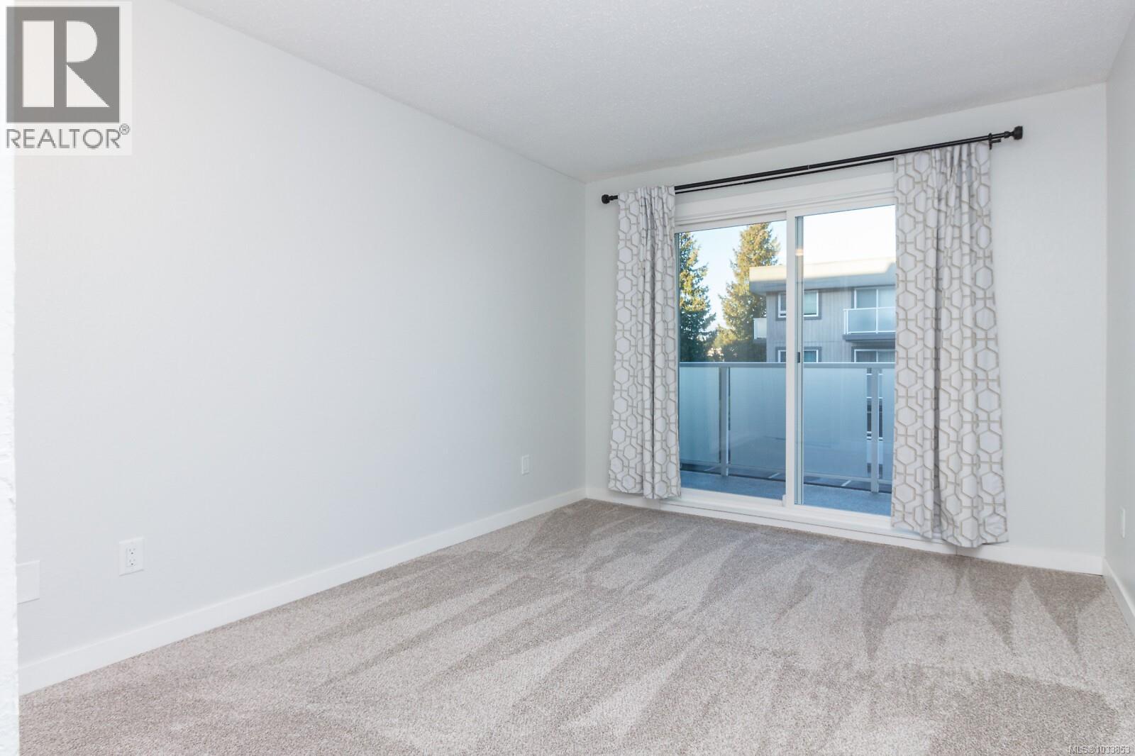 210 3240 Glasgow Ave, Saanich, British Columbia  V8X 1M2 - Photo 15 - 1033853