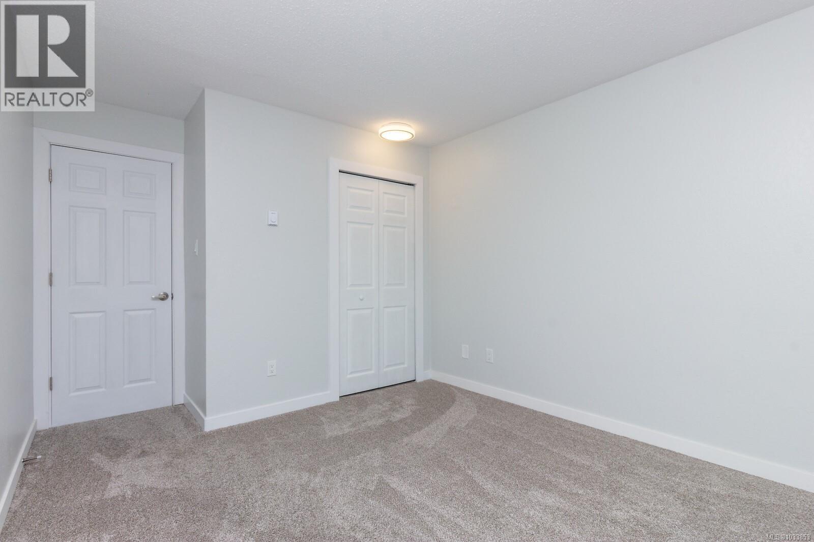 210 3240 Glasgow Ave, Saanich, British Columbia  V8X 1M2 - Photo 17 - 1033853