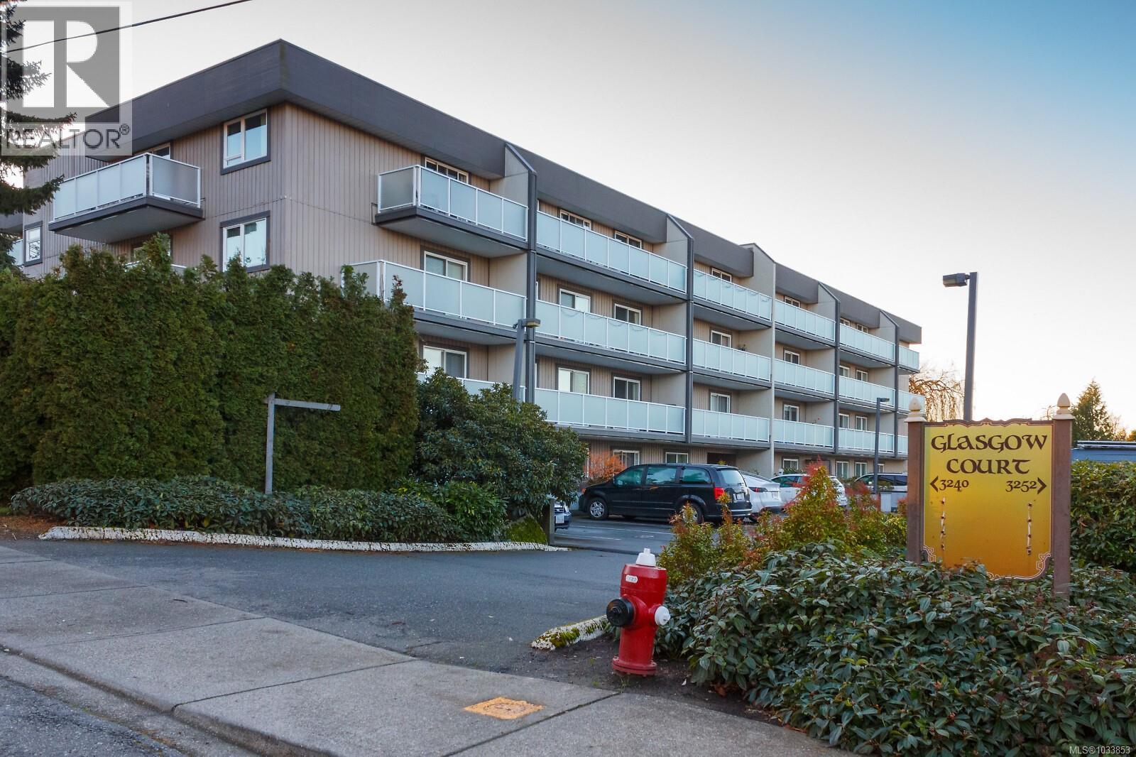 210 3240 Glasgow Ave, Saanich, British Columbia  V8X 1M2 - Photo 31 - 1033853