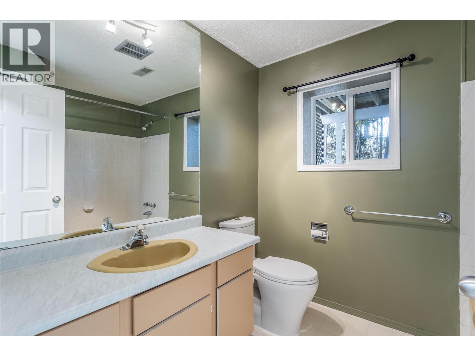 2615 Grenfell Road, Kelowna, British Columbia  V1Y 3C9 - Photo 23 - 10383155