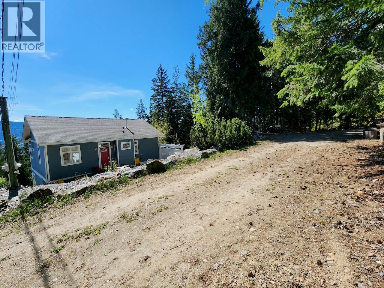 7660 Lichen Road, Anglemont, British Columbia  V0E 1M8 - Photo 5 - 10384254