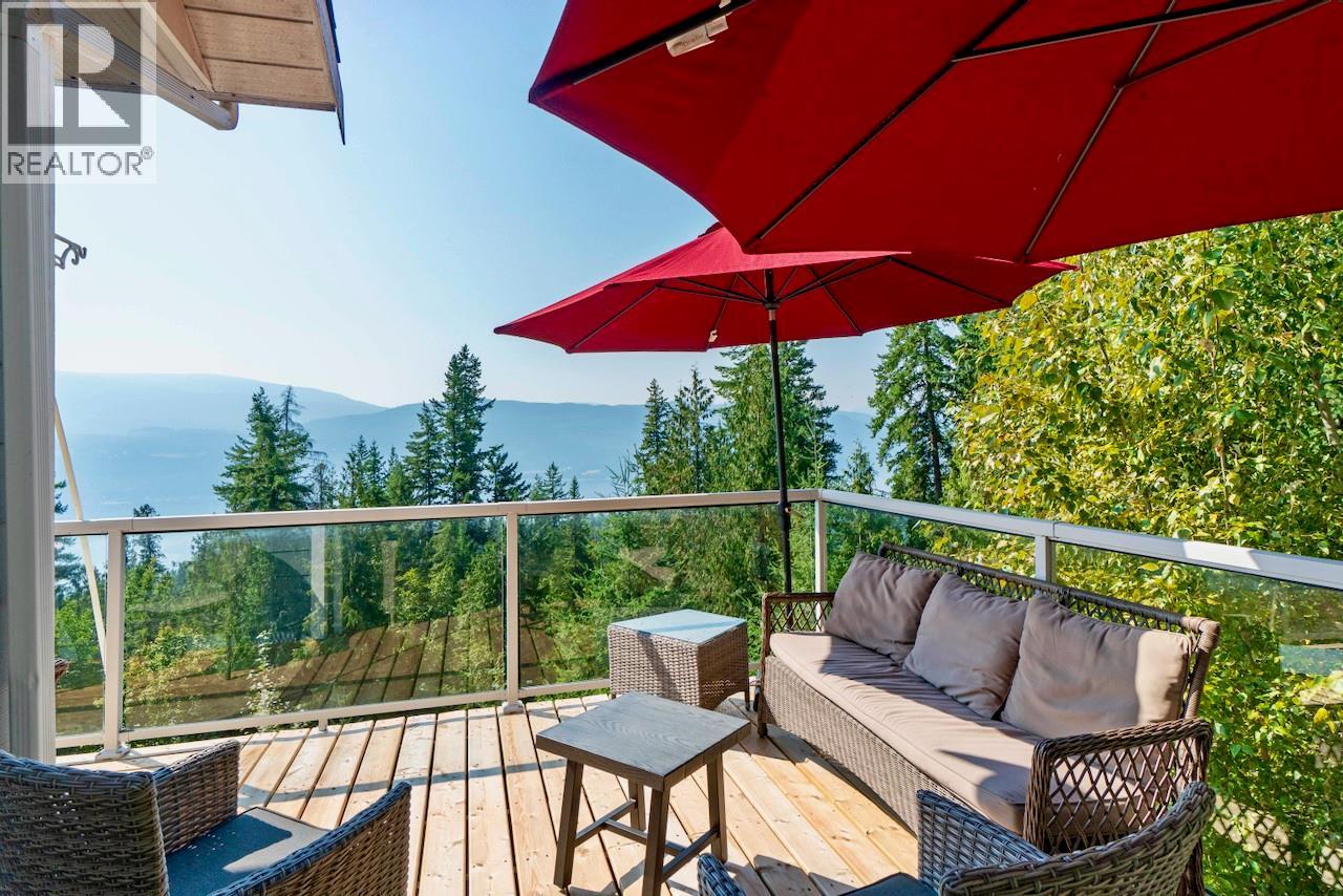 7660 Lichen Road, Anglemont, British Columbia  V0E 1M8 - Photo 25 - 10384254