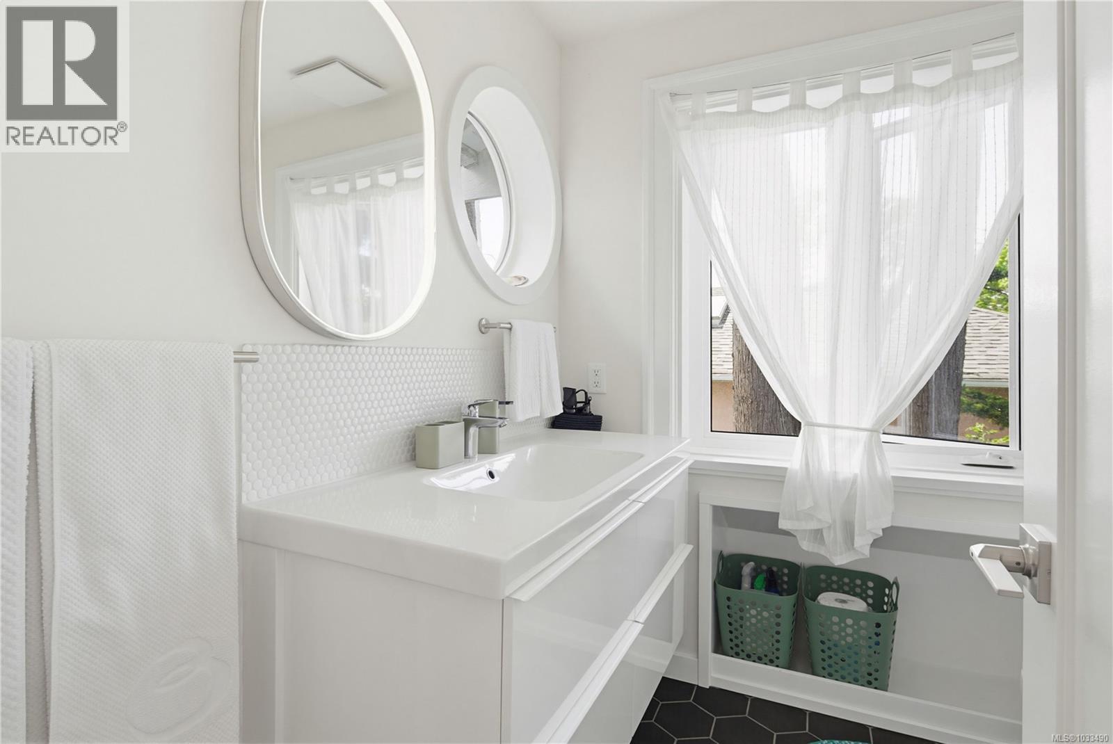 2170 Esplanade, Oak Bay, British Columbia  V8R 2W1 - Photo 32 - 1033490