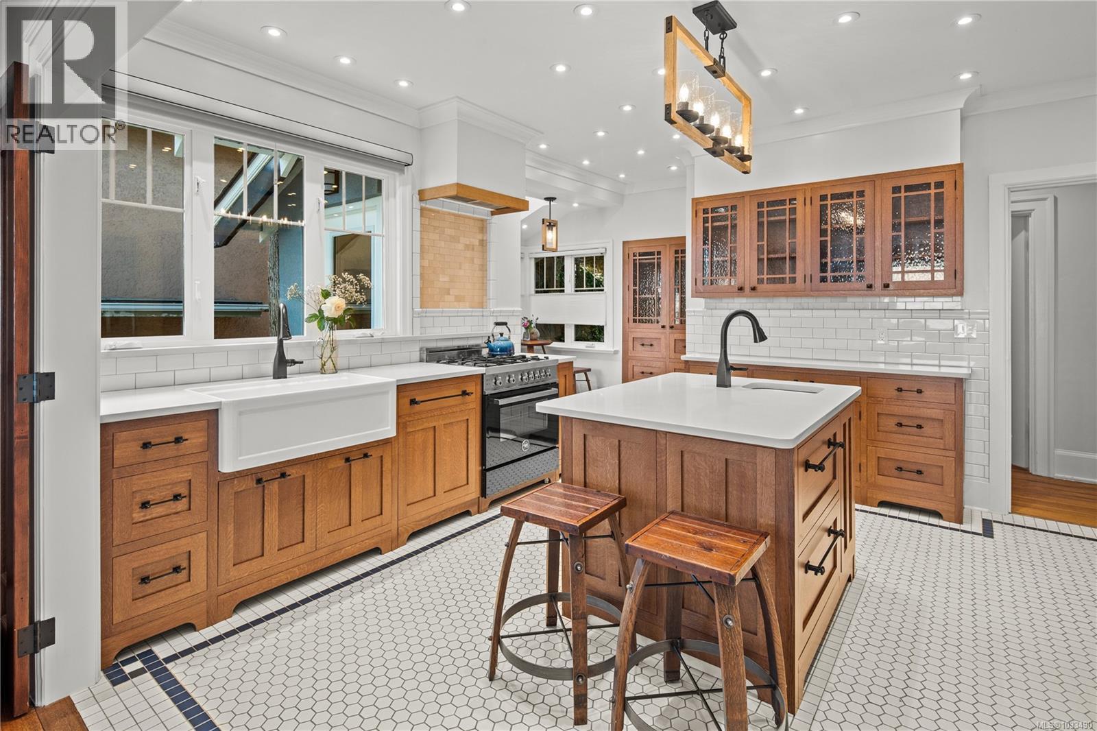 2170 Esplanade, Oak Bay, British Columbia  V8R 2W1 - Photo 14 - 1033490