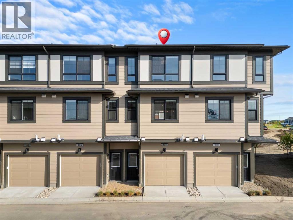 72, 285 Chelsea Court, Chestermere, Alberta  T1X 2W7 - Photo 1 - A2306065