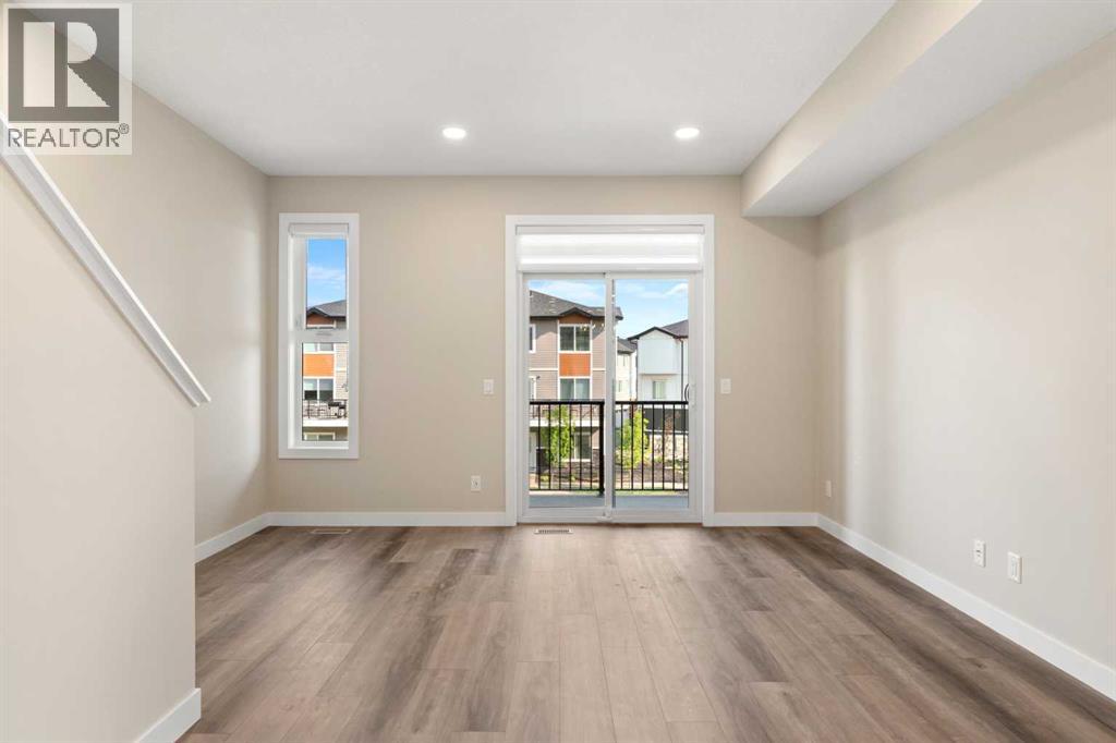 72, 285 Chelsea Court, Chestermere, Alberta  T1X 2W7 - Photo 6 - A2306065