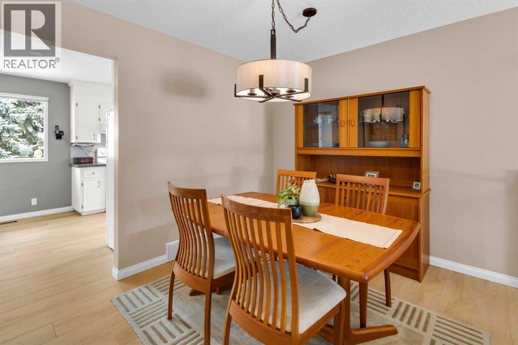 4640 Rundlehill Road NE, Calgary, Alberta  T1Y 2P5 - Photo 7 - A2295016