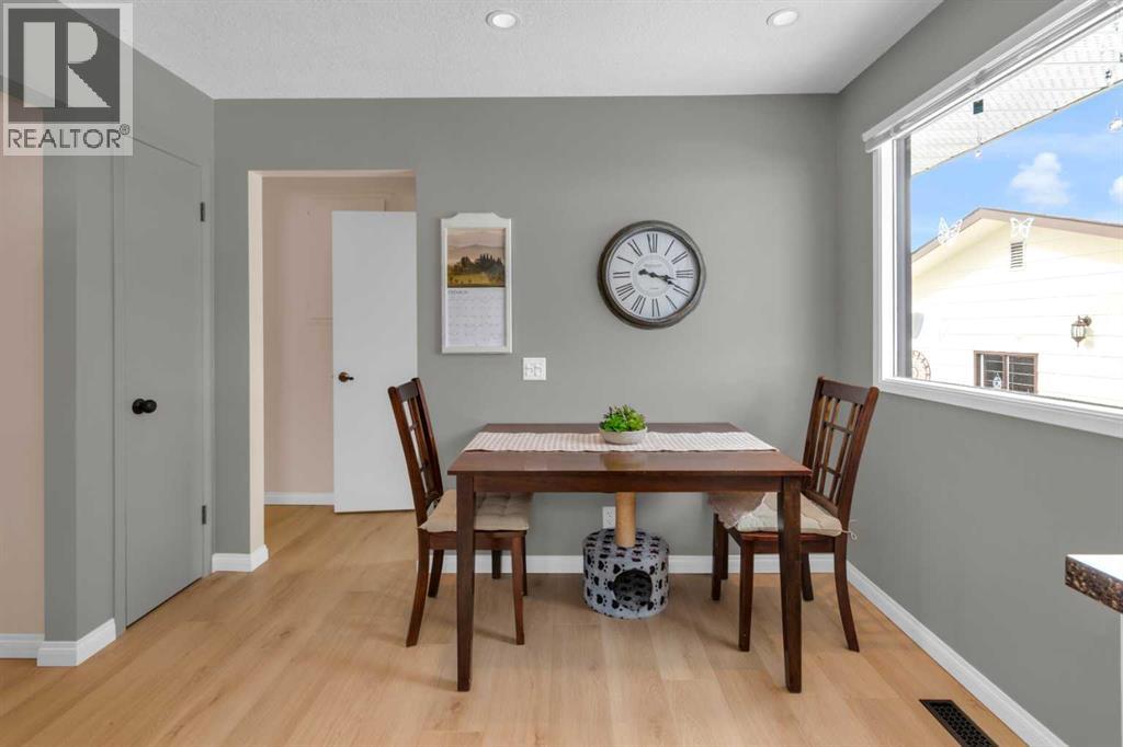 4640 Rundlehill Road NE, Calgary, Alberta  T1Y 2P5 - Photo 12 - A2295016