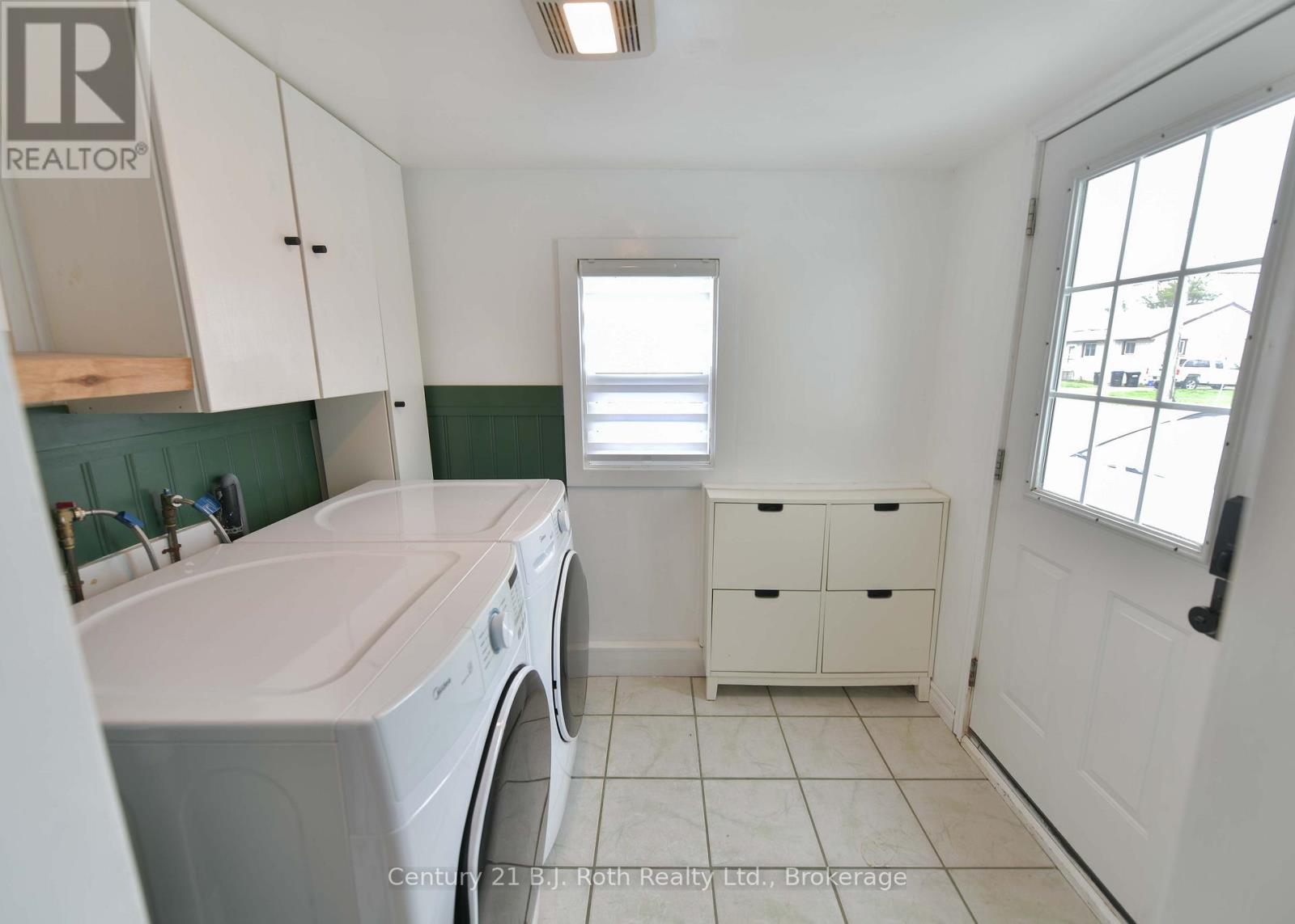 817 Eighth Avenue, Tay (Port Mcnicoll), Ontario  L0K 1R0 - Photo 12 - S13063244