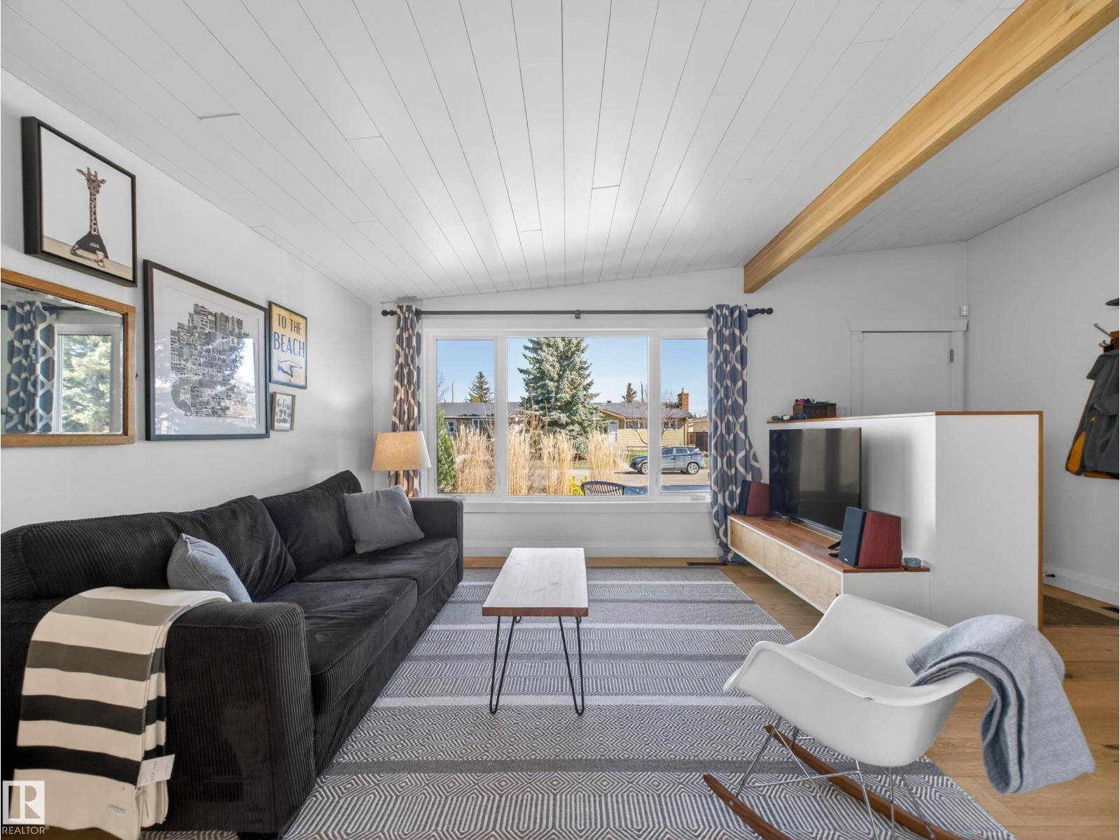 16105 84 Av Nw, Edmonton, Alberta  T5R 3Y4 - Photo 3 - E4484841