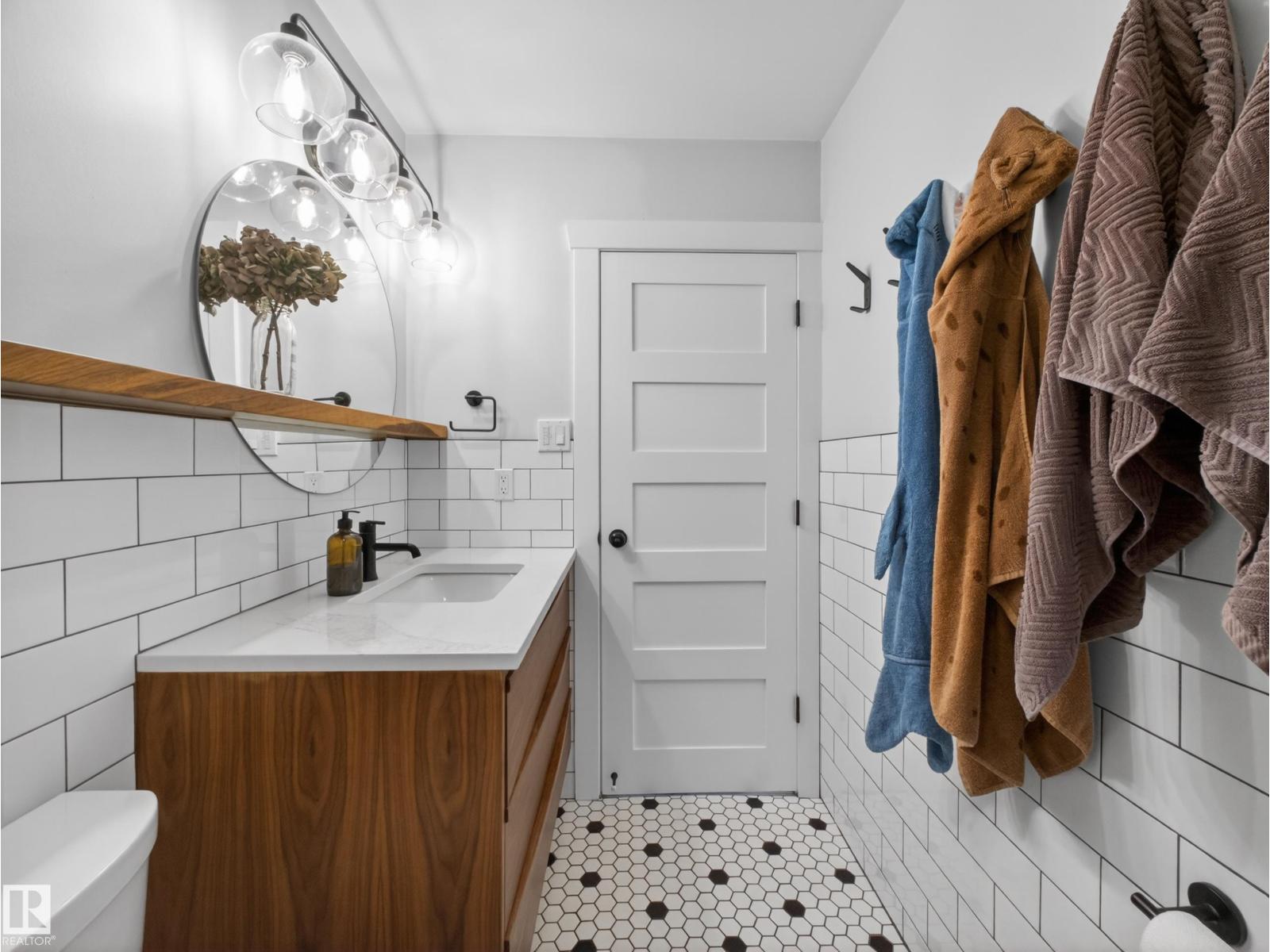 16105 84 Av Nw, Edmonton, Alberta  T5R 3Y4 - Photo 30 - E4484841