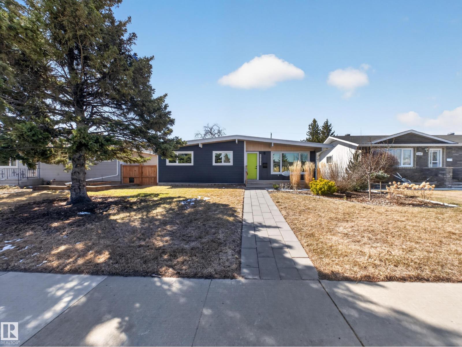 16105 84 AV NW, edmonton, Alberta