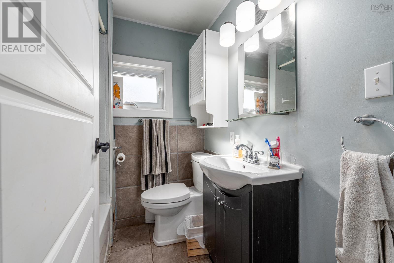 116 Coronation Avenue, Halifax, Nova Scotia  B3N 2N1 - Photo 8 - 202609146