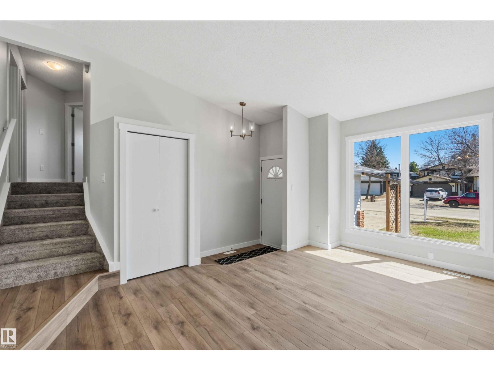 119 Dorchester Dr, St. Albert, Alberta  T8N 4Y4 - Photo 2 - E4484857