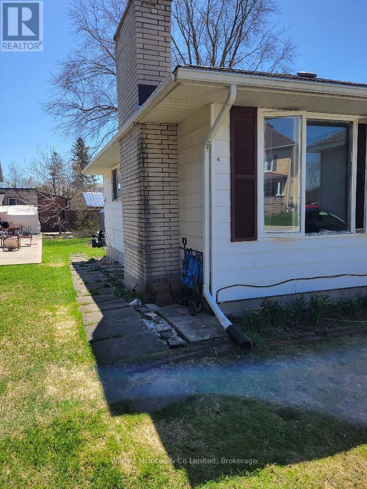 243 13th Street, Hanover, Ontario  N4N 1X1 - Photo 14 - X13063038