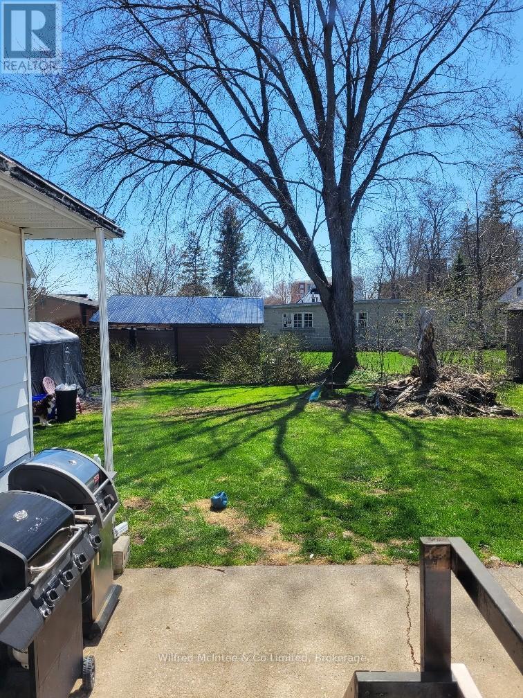 243 13th Street, Hanover, Ontario  N4N 1X1 - Photo 3 - X13063038