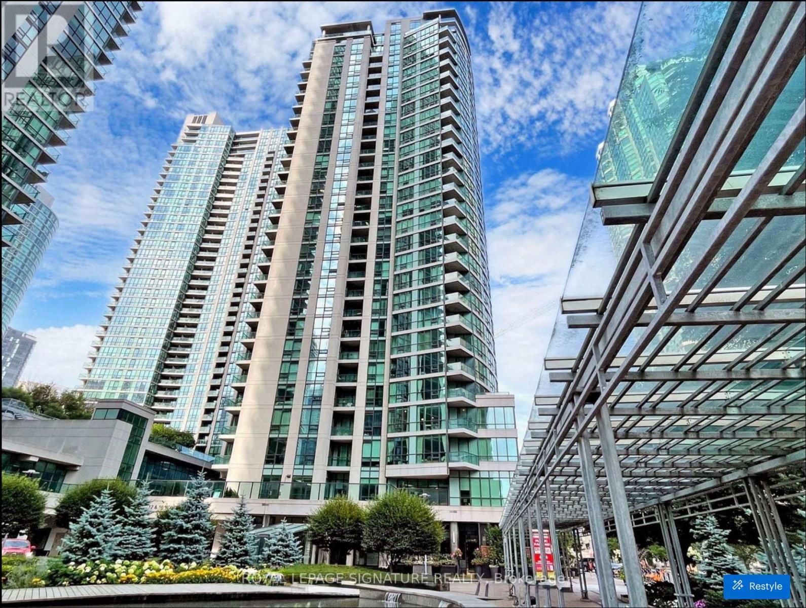 2401 - 16 Yonge Street, Toronto, Ontario  M5E 2A1 - Photo 1 - C13063126