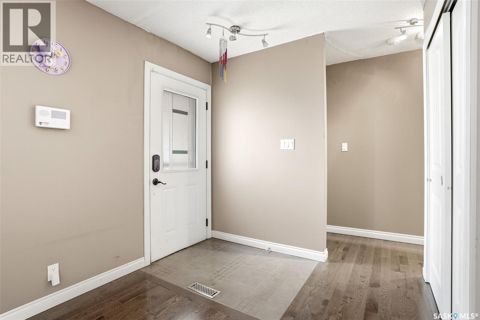 75 Rothwell Crescent, Regina, Saskatchewan  S4N 1R5 - Photo 4 - SK034336