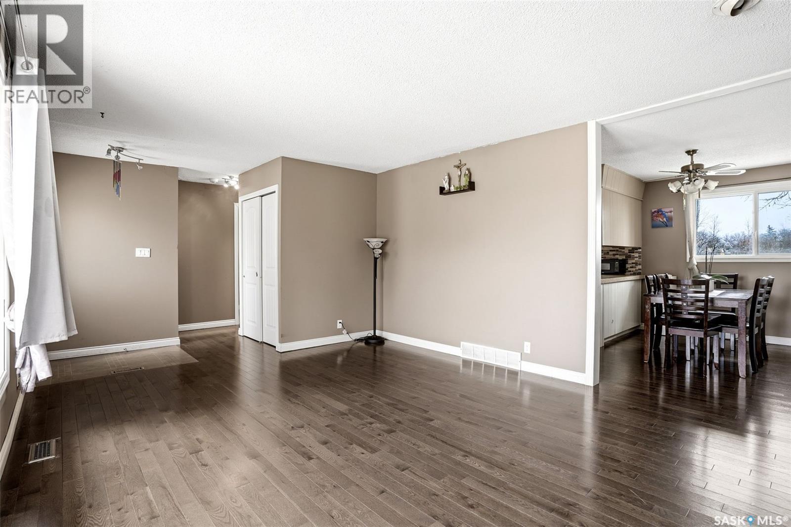 75 Rothwell Crescent, Regina, Saskatchewan  S4N 1R5 - Photo 8 - SK034336