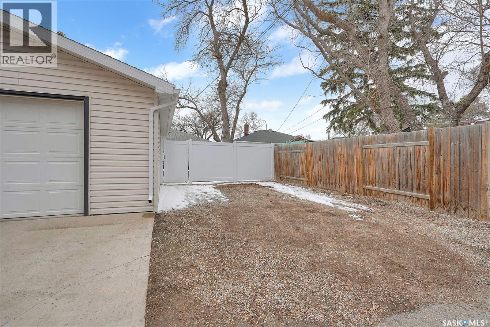 3249 Montague Street, Regina, Saskatchewan  S4S 1Z8 - Photo 46 - SK034261