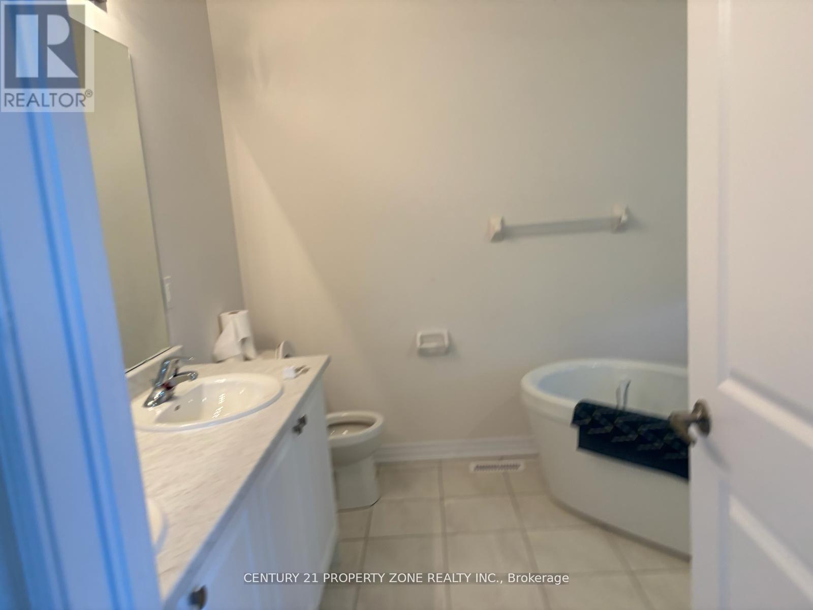 1272 Amherst Gate, Oshawa, Ontario  L1L 0T1 - Photo 10 - E13063040