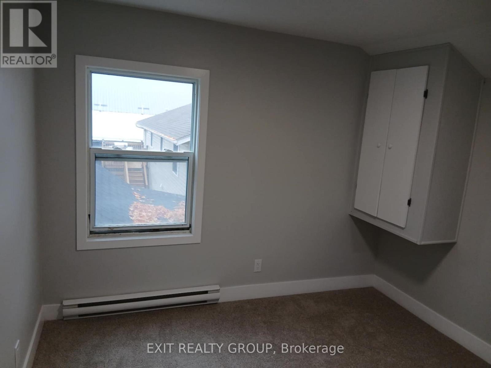 Upper Flr - 27 Grove Street, Belleville, Ontario  K8P 1W1 - Photo 8 - X12648740