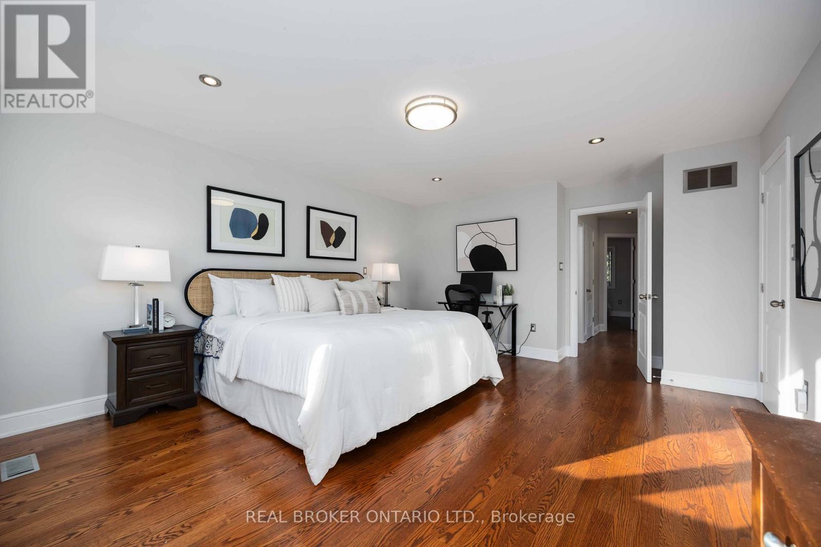 122 Cedarcrest Boulevard, Toronto, Ontario  M4B 2P3 - Photo 18 - E13063160