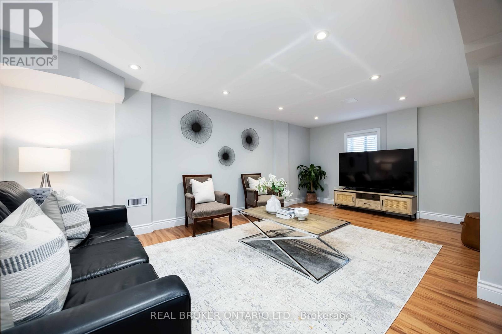 122 Cedarcrest Boulevard, Toronto, Ontario  M4B 2P3 - Photo 21 - E13063160
