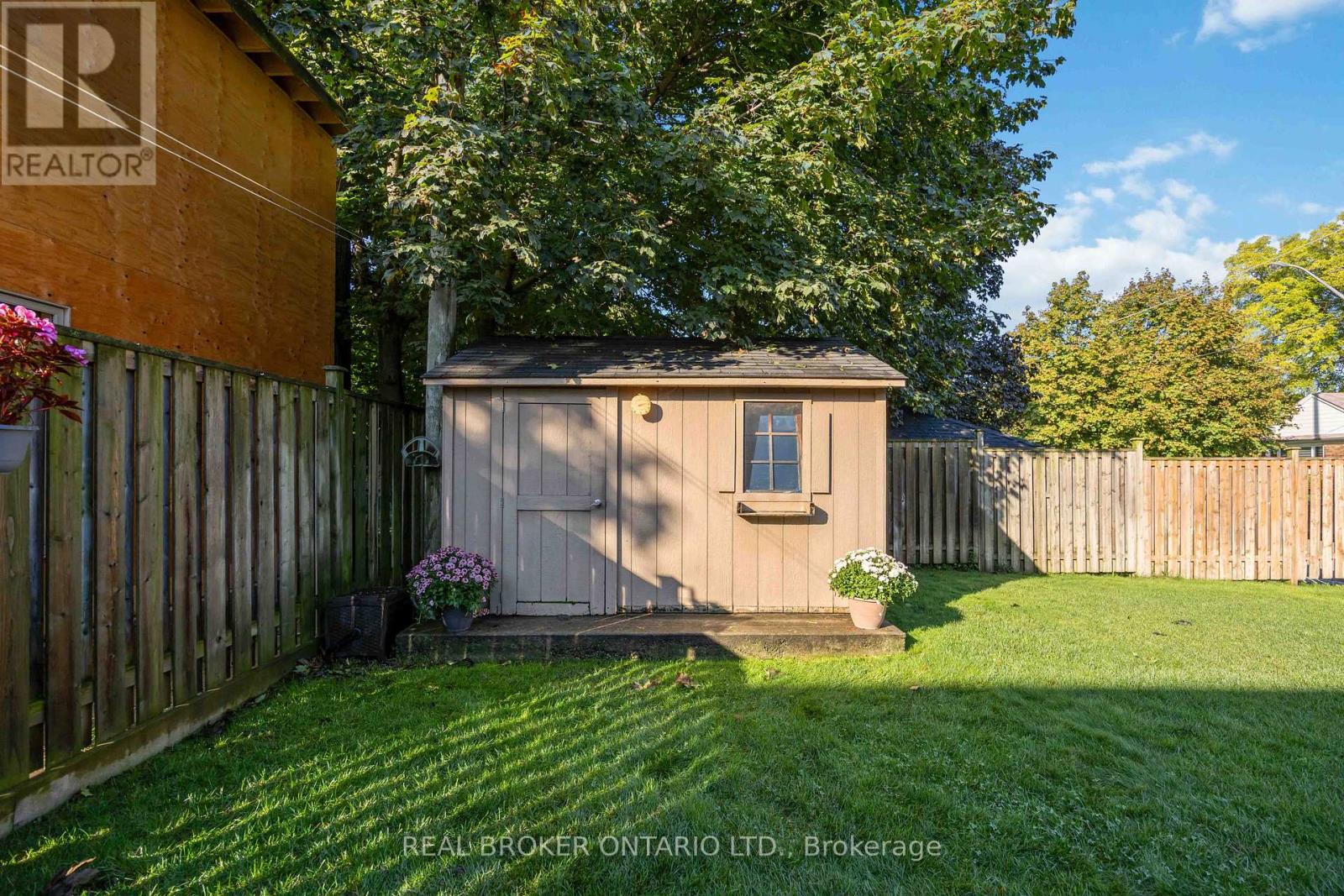 122 Cedarcrest Boulevard, Toronto, Ontario  M4B 2P3 - Photo 30 - E13063160