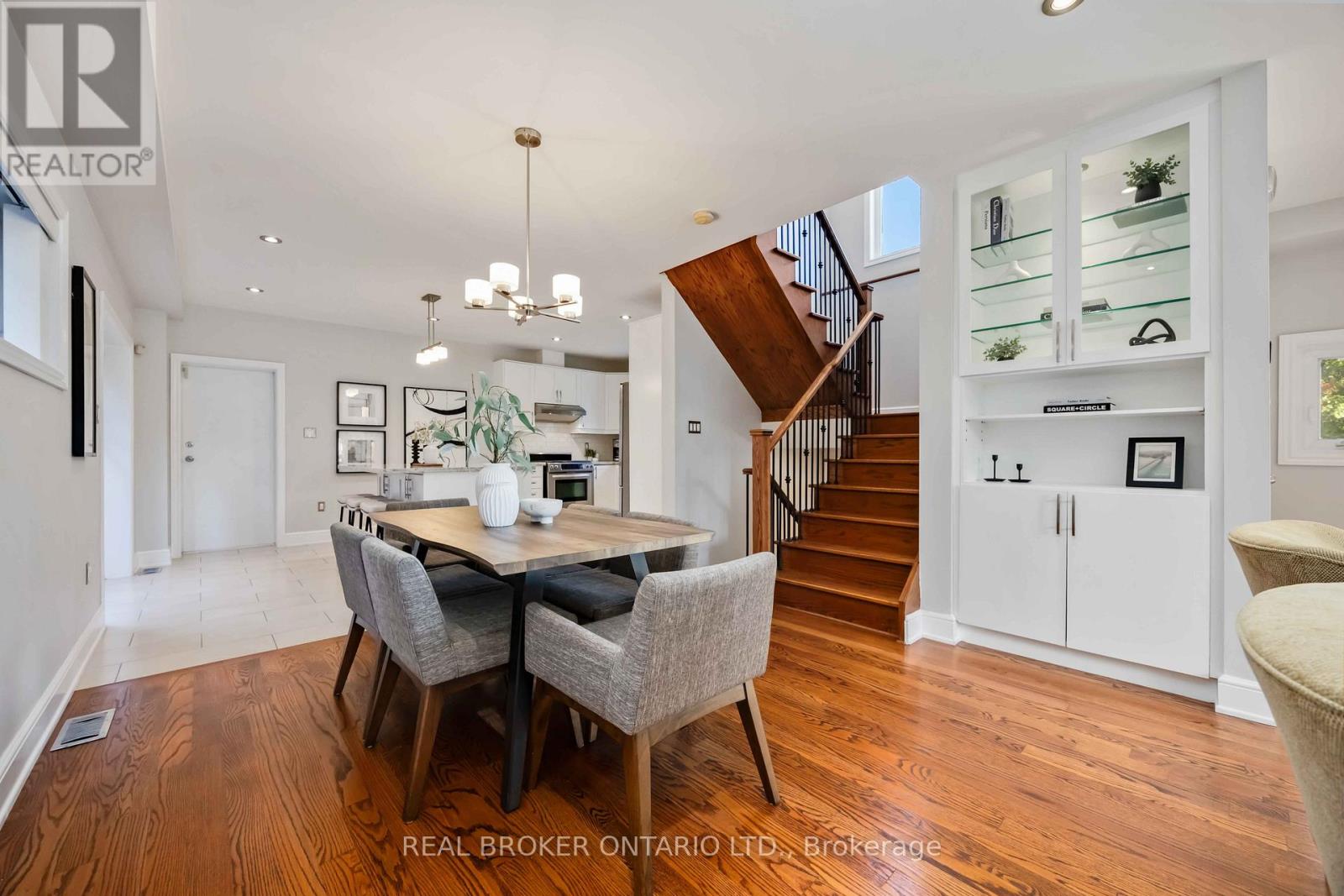 122 Cedarcrest Boulevard, Toronto, Ontario  M4B 2P3 - Photo 8 - E13063160