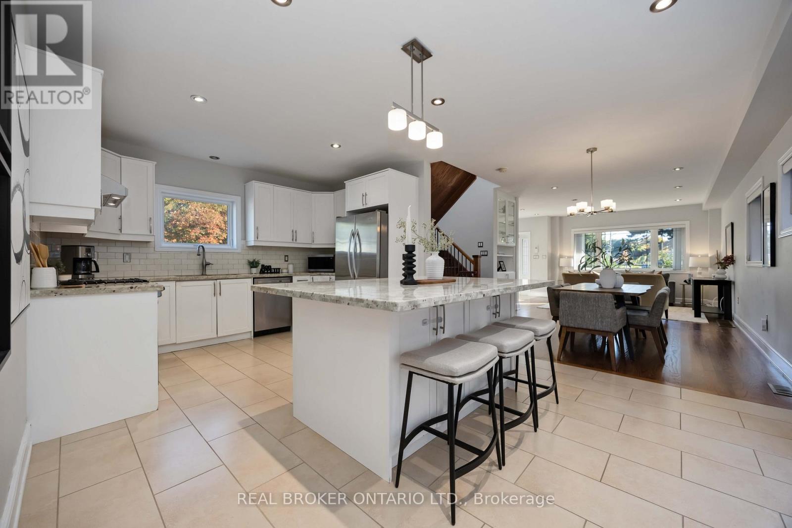 122 Cedarcrest Boulevard, Toronto, Ontario  M4B 2P3 - Photo 9 - E13063160