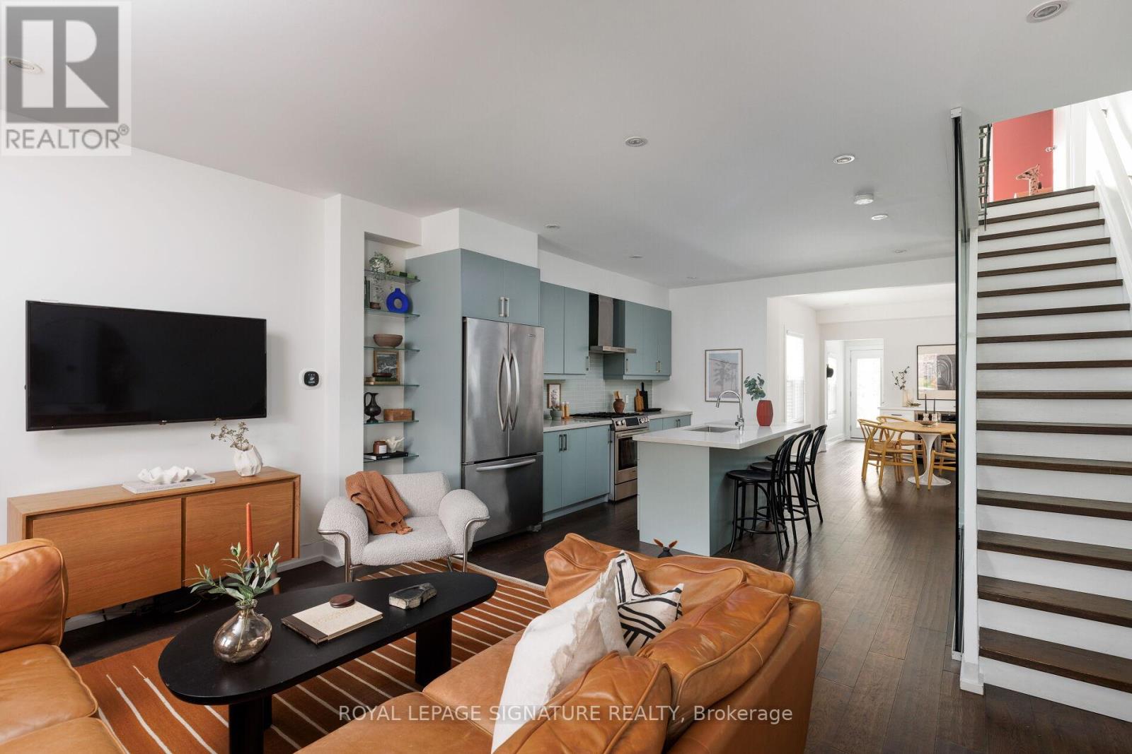 54 Eaton Avenue, Toronto, Ontario  M4J 2Z5 - Photo 5 - E13063304